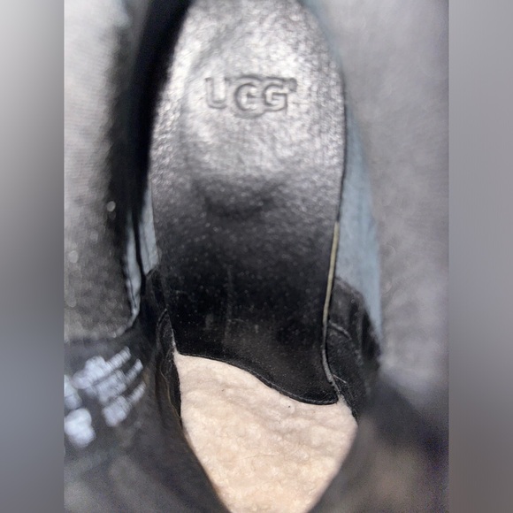 UGG black leather heeled booties-womens: size 8 - Picture 11 of 11